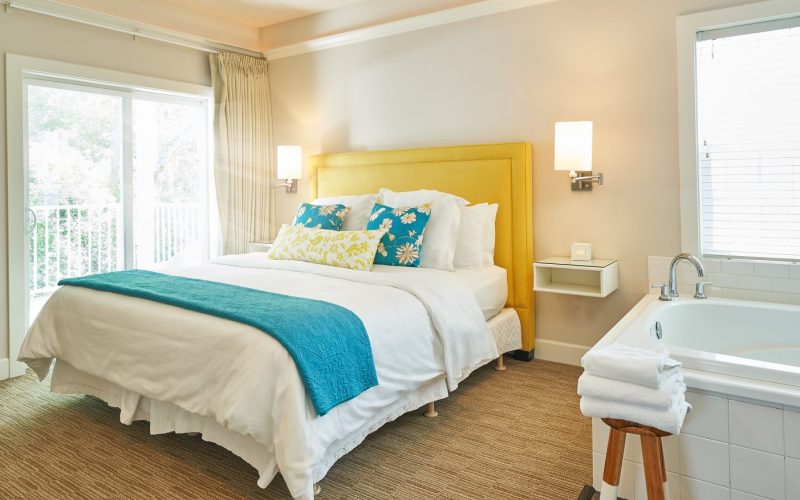 Hillside King Suite bedroom Lithia Springs8296