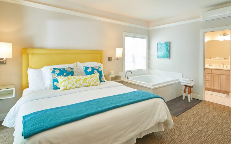 Hillside King Suite bedroom Lithia Springs8305